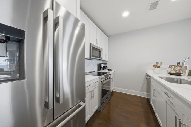 850 N Lake Shore Drive 802, Chicago, IL 60611