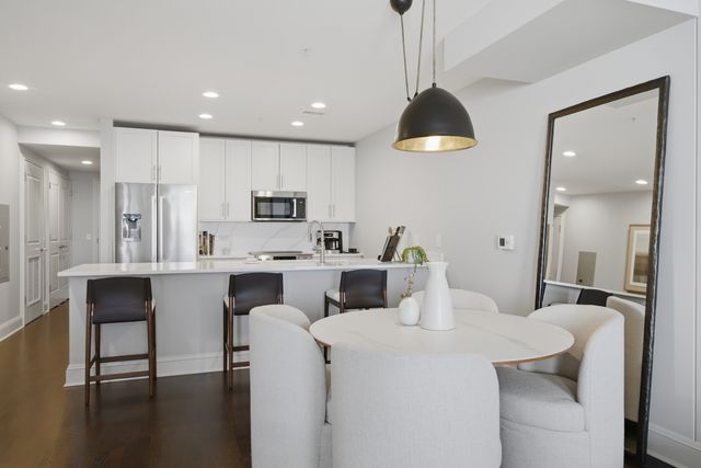 850 N Lake Shore Drive 802, Chicago, IL 60611