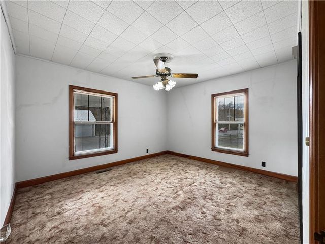 737 Washington Street, Weston, MO 64098