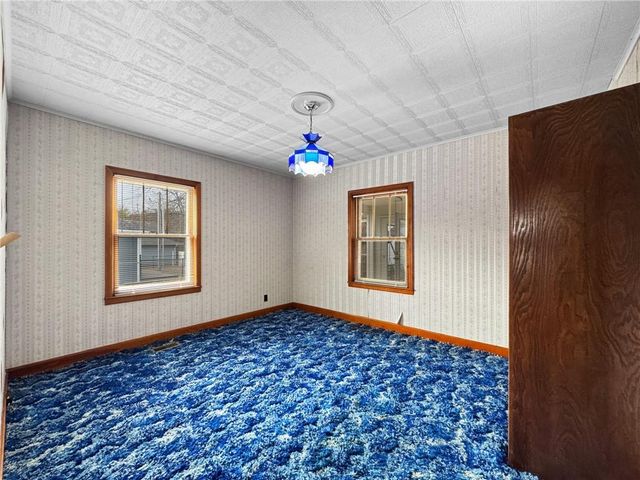 737 Washington Street, Weston, MO 64098