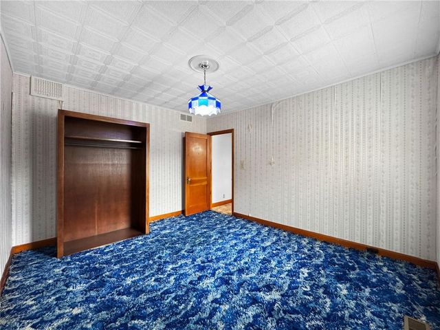 737 Washington Street, Weston, MO 64098