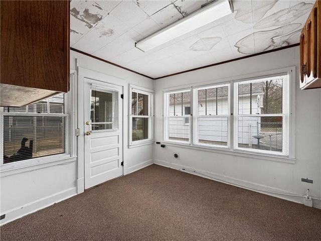 737 Washington Street, Weston, MO 64098