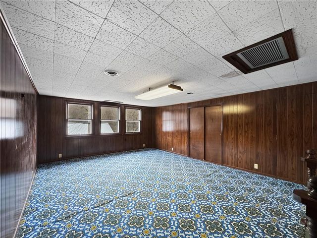 737 Washington Street, Weston, MO 64098