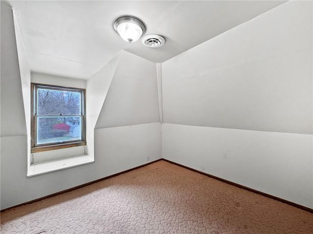 737 Washington Street, Weston, MO 64098