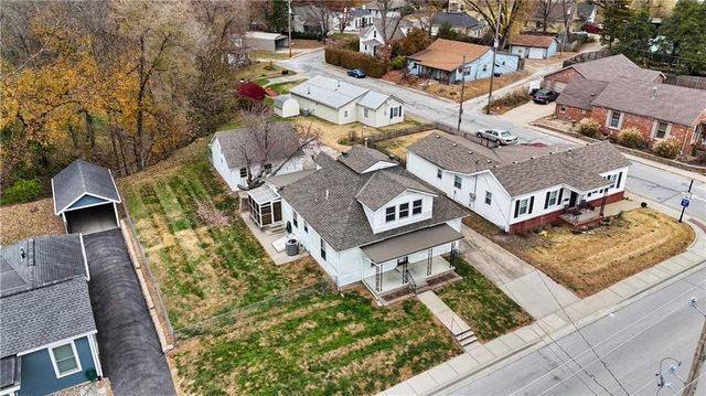 737 Washington Street, Weston, MO 64098