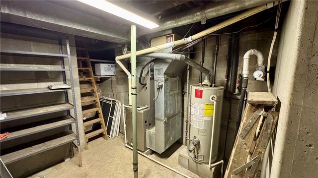 737 Washington Street, Weston, MO 64098