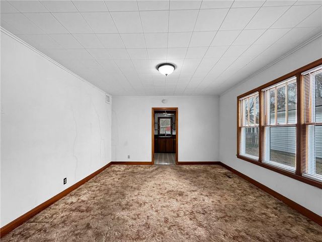 737 Washington Street, Weston, MO 64098