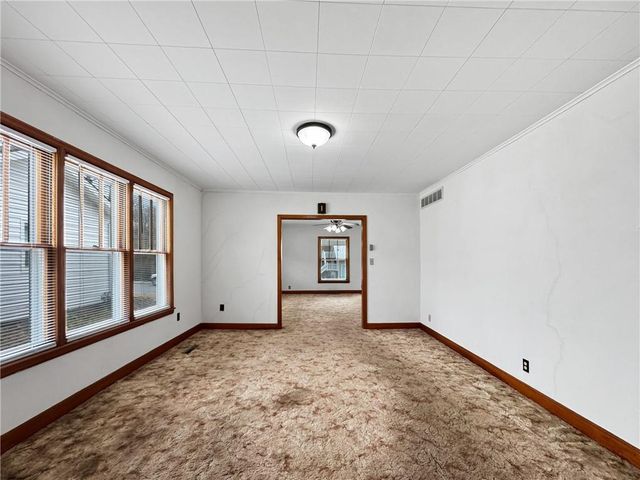 737 Washington Street, Weston, MO 64098