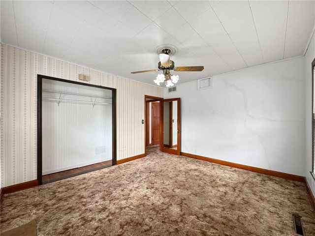 737 Washington Street, Weston, MO 64098