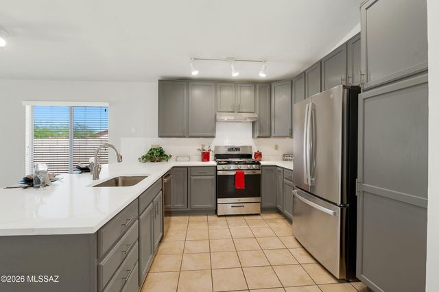 102 E Elixir Place, Oro Valley, AZ 85755