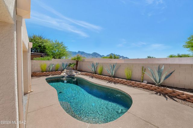 102 E Elixir Place, Oro Valley, AZ 85755