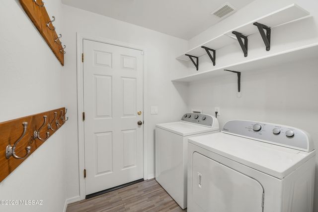 102 E Elixir Place, Oro Valley, AZ 85755