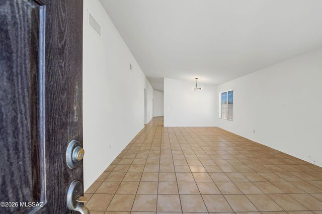 102 E Elixir Place, Oro Valley, AZ 85755