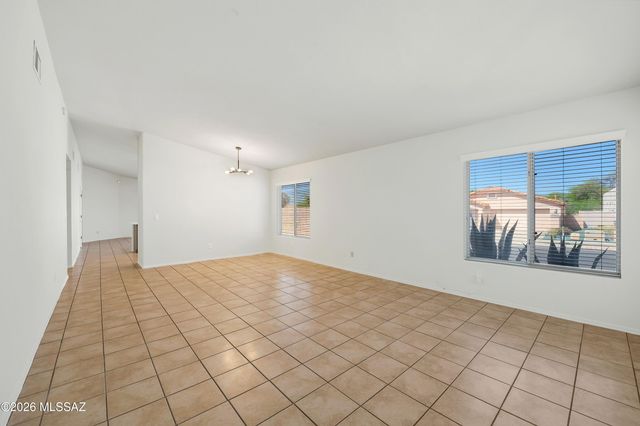 102 E Elixir Place, Oro Valley, AZ 85755