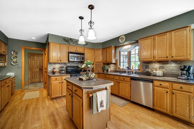 25115 W Cedarwood Lane, Ingleside, IL 60041