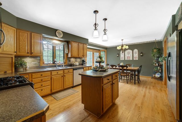 25115 W Cedarwood Lane, Ingleside, IL 60041