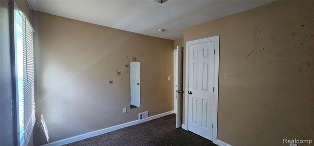 8095 Roselawn Street, Detroit, MI 48204