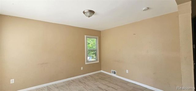 8095 Roselawn Street, Detroit, MI 48204