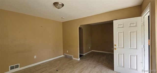 8095 Roselawn Street, Detroit, MI 48204