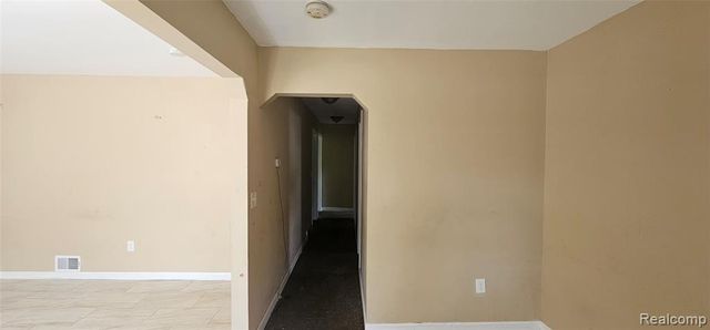 8095 Roselawn Street, Detroit, MI 48204