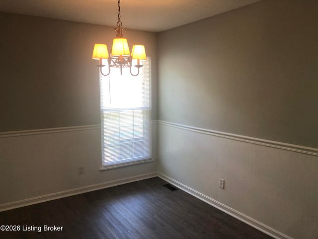 6811 Cedarwood Dr, Pewee Valley, KY 40056