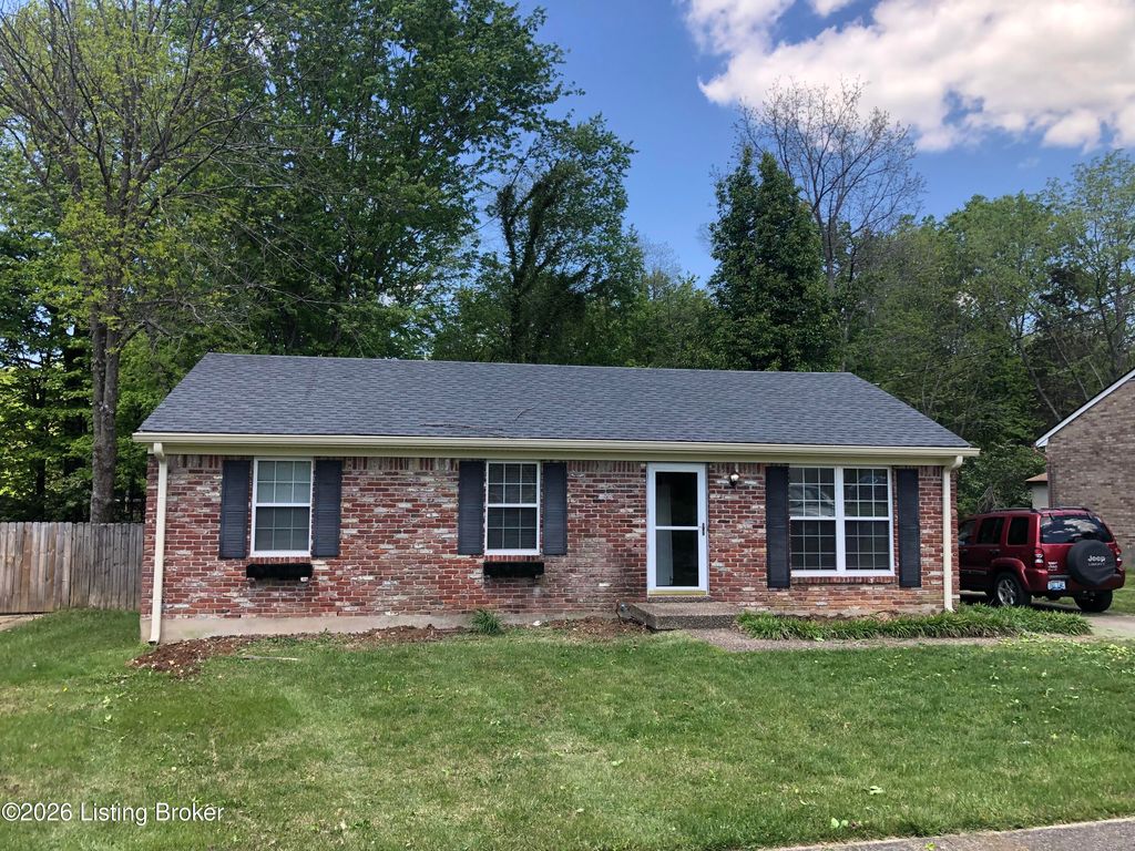 6811 Cedarwood Dr, Pewee Valley, KY 40056