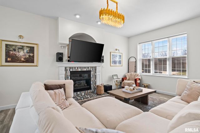 308 Winter Park Drive, Chatham, IL 62629