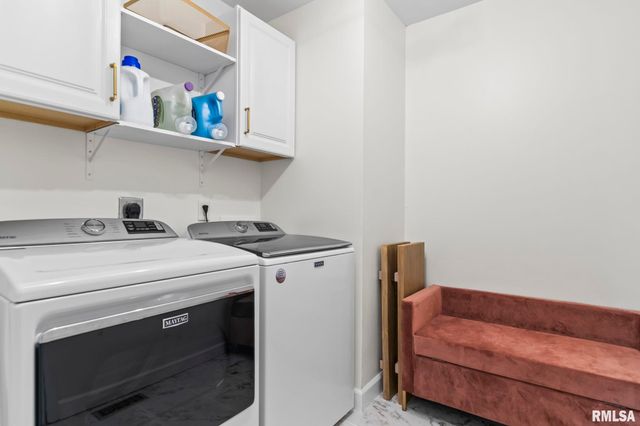 308 Winter Park Drive, Chatham, IL 62629