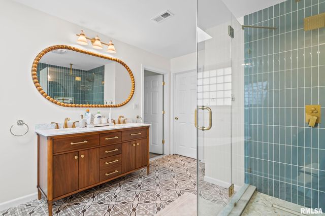 308 Winter Park Drive, Chatham, IL 62629