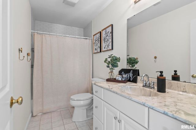 308 Winter Park Drive, Chatham, IL 62629