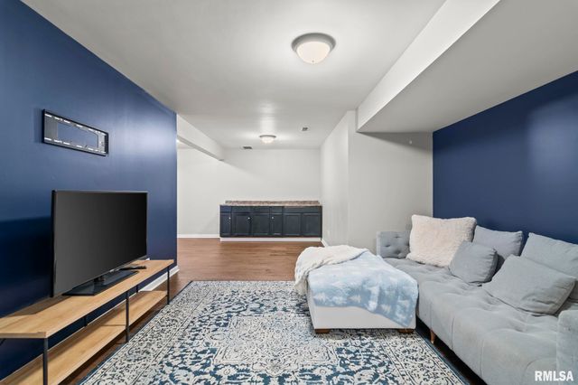 308 Winter Park Drive, Chatham, IL 62629