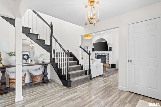 308 Winter Park Drive, Chatham, IL 62629