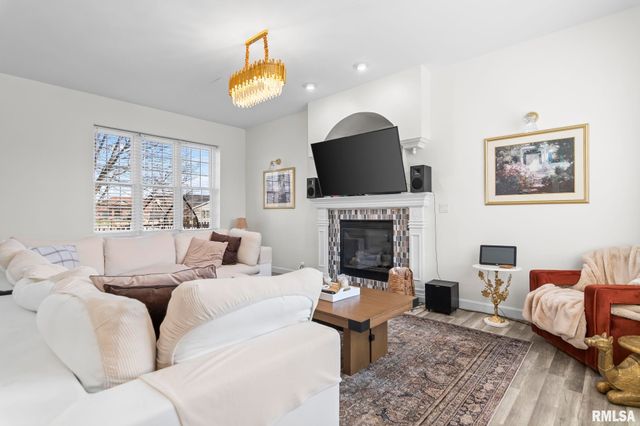 308 Winter Park Drive, Chatham, IL 62629