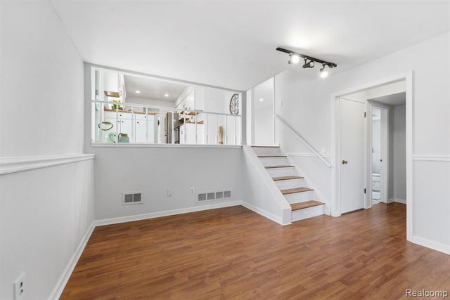 2031 Keystone Drive, Sterling Heights, MI 48310