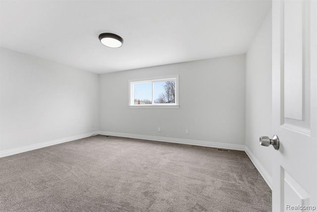 2031 Keystone Drive, Sterling Heights, MI 48310