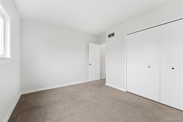 2031 Keystone Drive, Sterling Heights, MI 48310