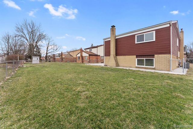 2031 Keystone Drive, Sterling Heights, MI 48310