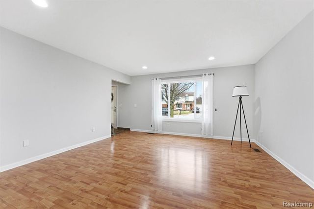 2031 Keystone Drive, Sterling Heights, MI 48310