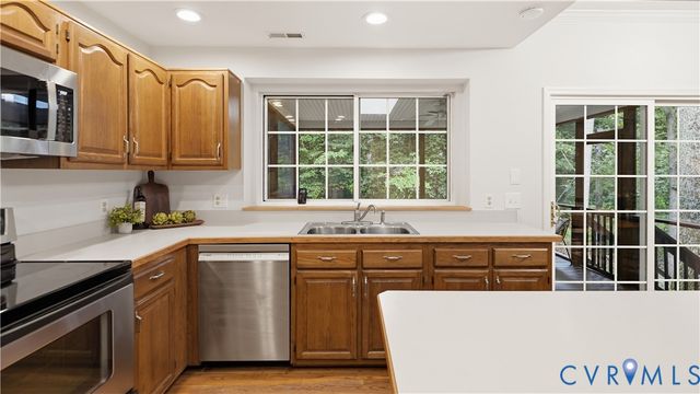 10284 Still Spring Ct, Mechanicsville, VA 23116