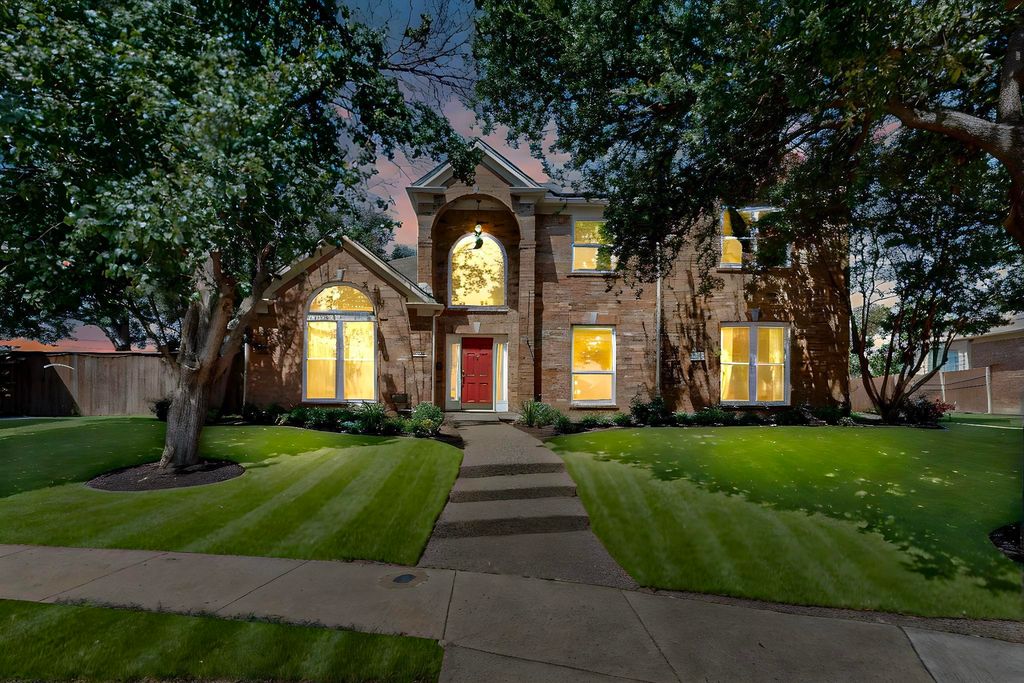 2221 Everglade Court, Carrollton, TX 75006