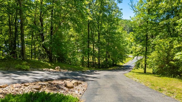 8970 Daisy Dallas Road, Hixson, TN 37343