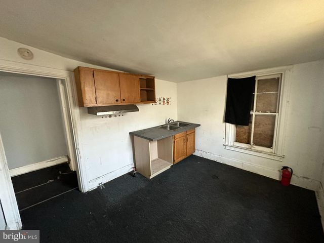712 E LINCOLN HWY, Coatesville, PA 19320