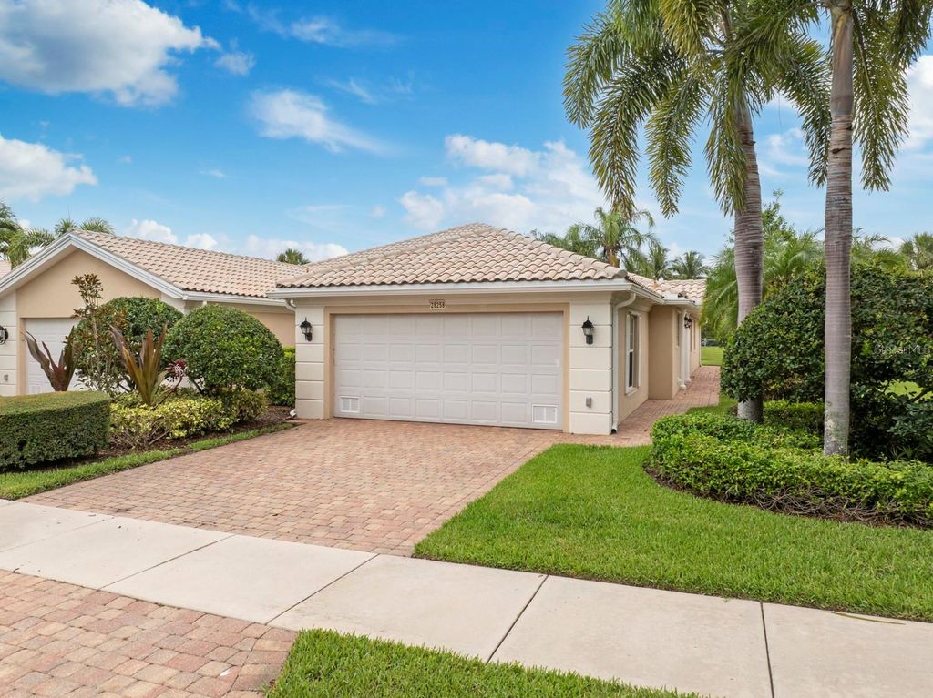 Image 2 of property listing at 28258 ISLET TRAIL, Bonita Springs, FL 34135