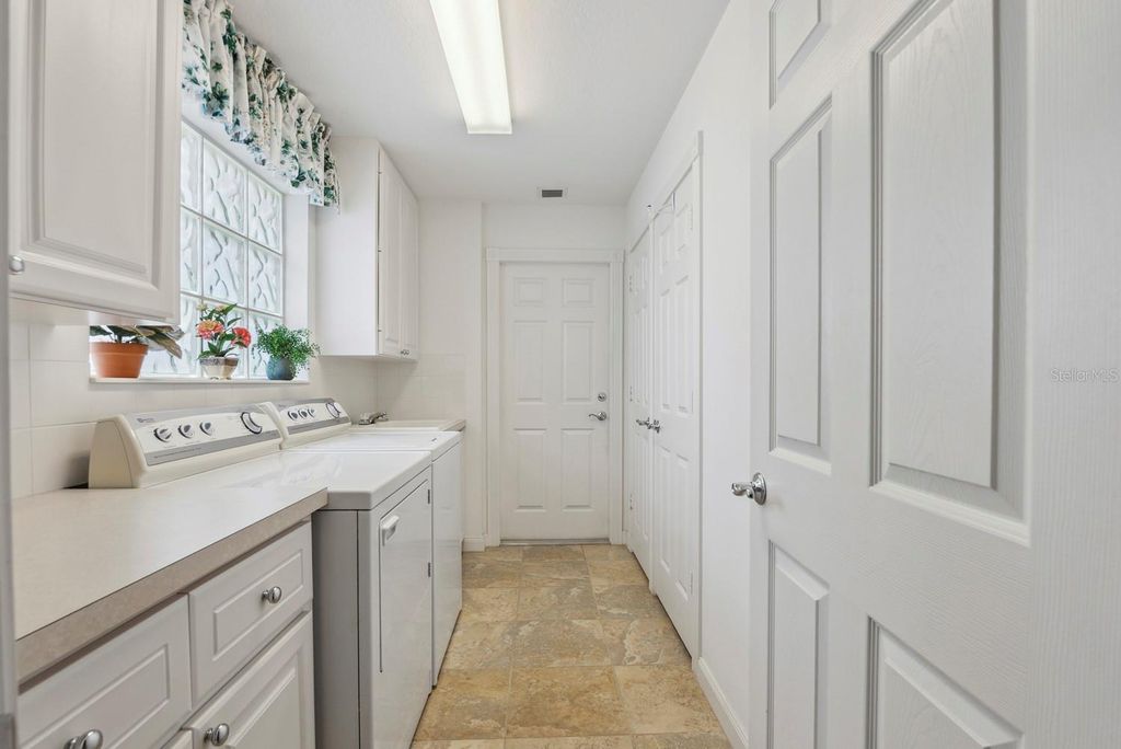 Image 16 of property listing at 28258 ISLET TRAIL, Bonita Springs, FL 34135