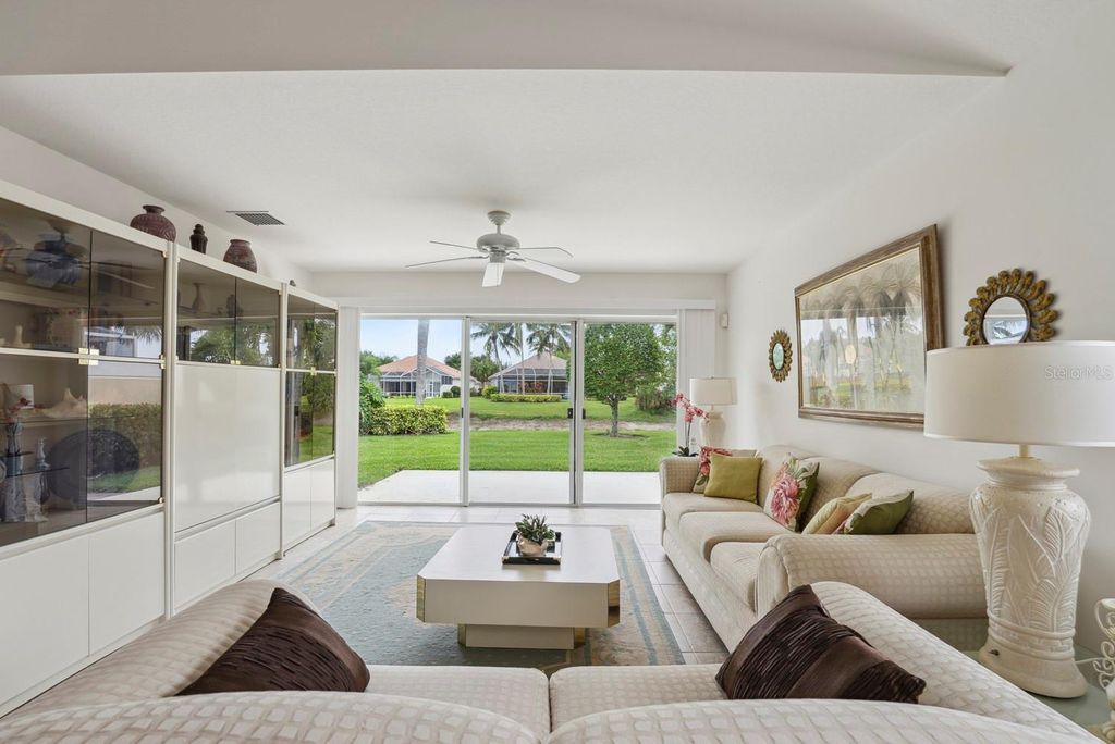 Image 9 of property listing at 28258 ISLET TRAIL, Bonita Springs, FL 34135