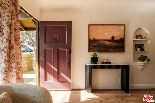 643 N Vendome Street, Los Angeles, CA 90026