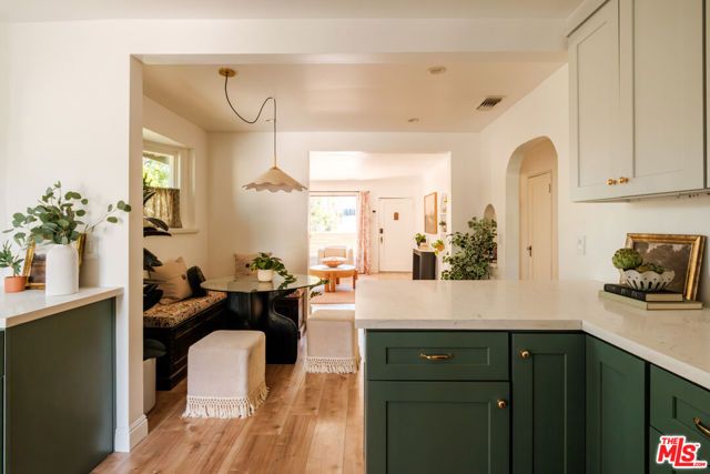 643 N Vendome Street, Los Angeles, CA 90026