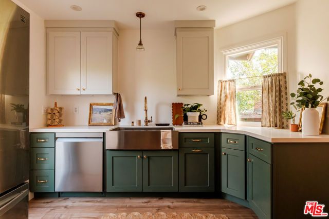 643 N Vendome Street, Los Angeles, CA 90026