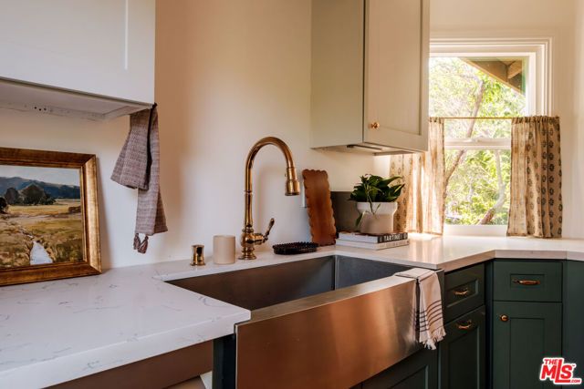 643 N Vendome Street, Los Angeles, CA 90026