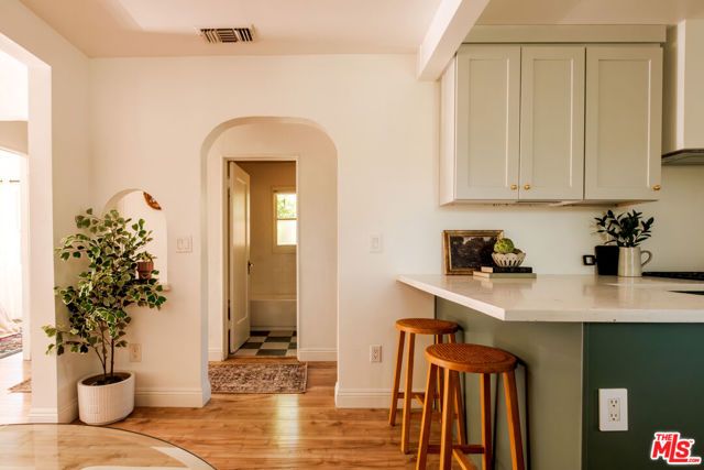 643 N Vendome Street, Los Angeles, CA 90026